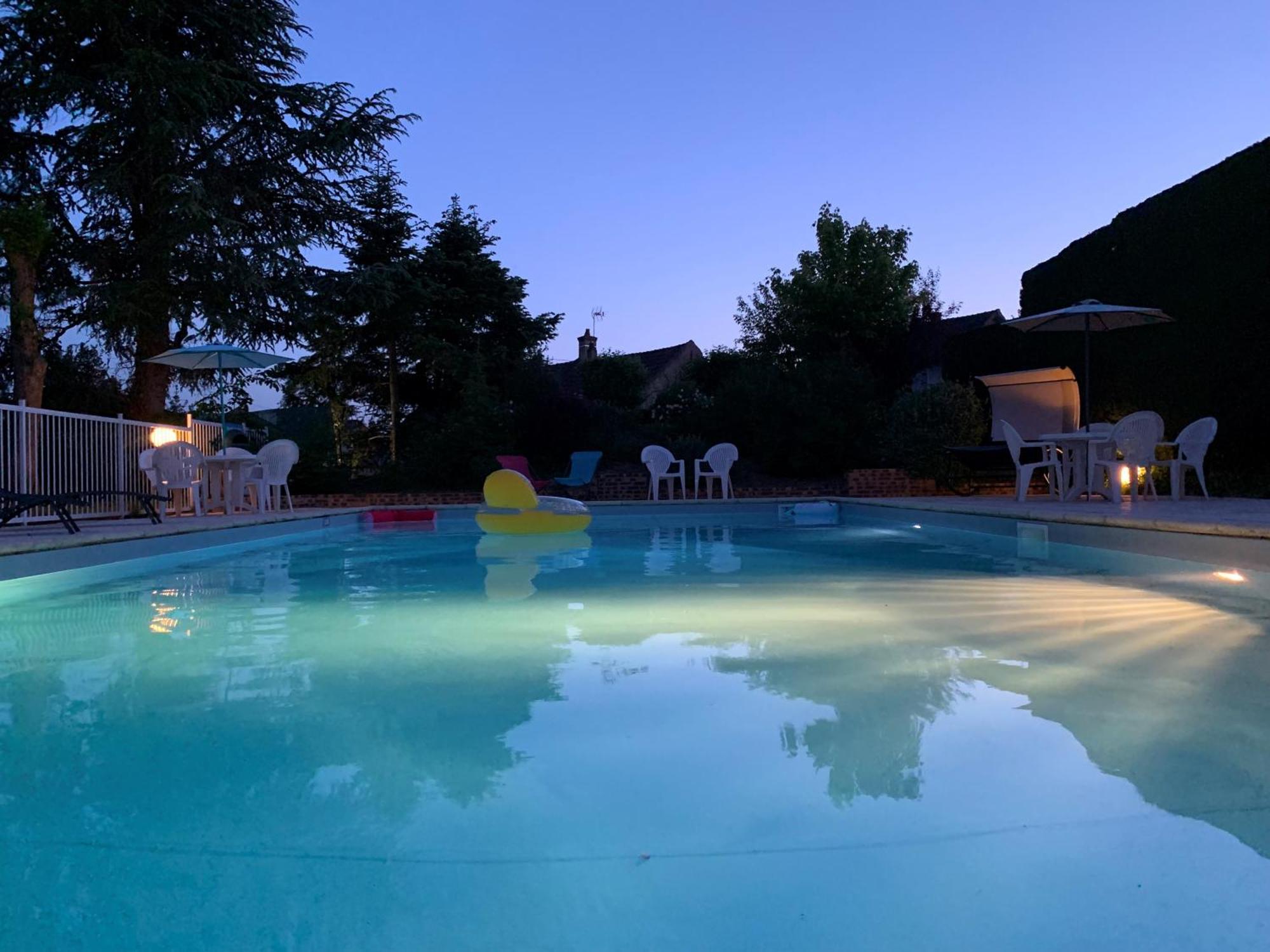 Brit Hotel Dak Hotel Avallon Esterno foto