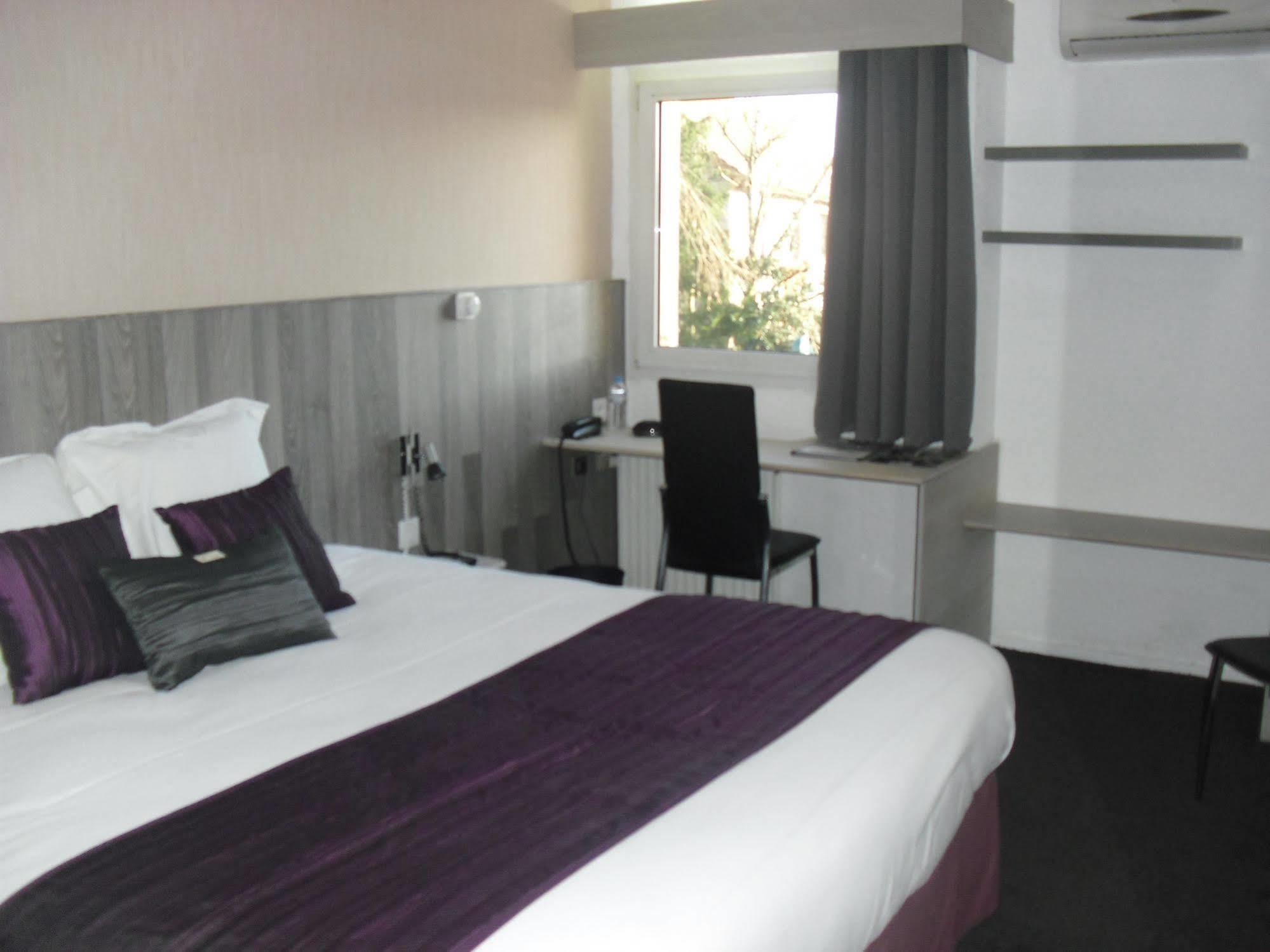 Brit Hotel Dak Hotel Avallon Esterno foto